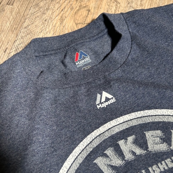 Majestic Gray New York Yankees Men's Tee Shirt - Picture 6 of 7